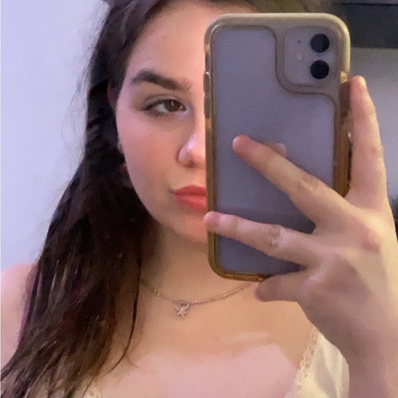 Meet your Posher, Myia - Picture 2 of 3